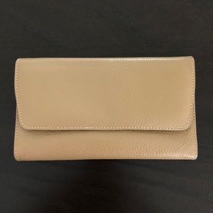 100% LEATHER WALLET BEIGE, MADE IN ITALY! NEVER USED.